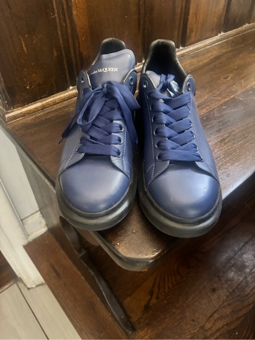 Alexander McQueen Navy Leather Low-Top Lace-Up Sneakers